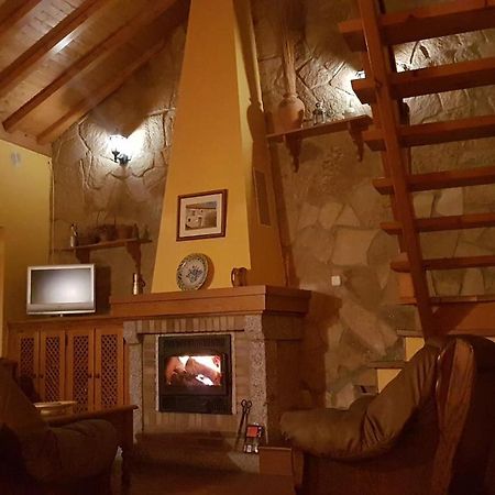 ナバレドンダ・デ・グレドス Casa Rural El Casillo Del Abuelo Goyoゲストハウス エクステリア 写真
