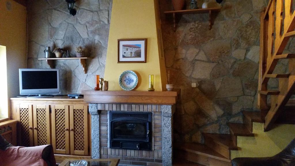 ナバレドンダ・デ・グレドス Casa Rural El Casillo Del Abuelo Goyoゲストハウス エクステリア 写真